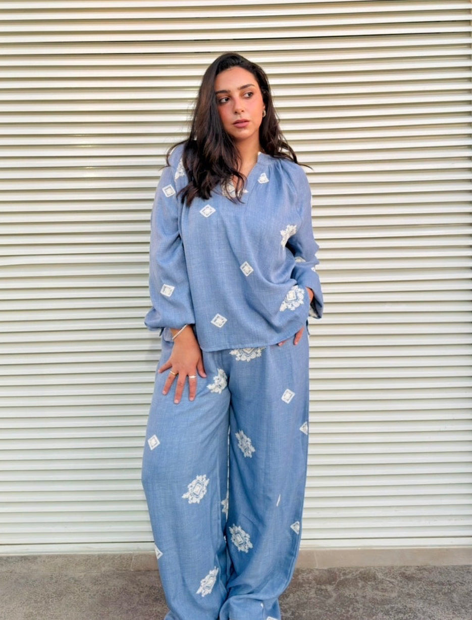 Ensemble lin blue